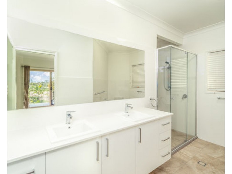 11 Federal Pl, Robina QLD 4226