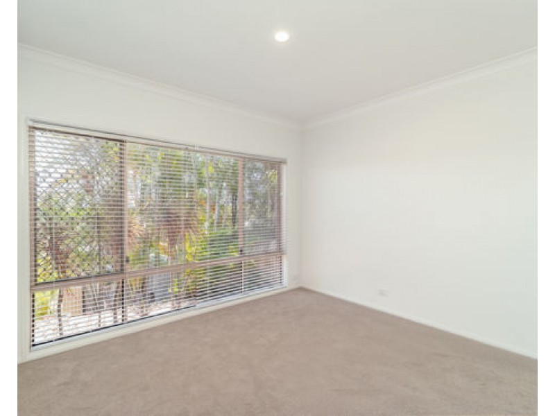 11 Federal Pl, Robina QLD 4226