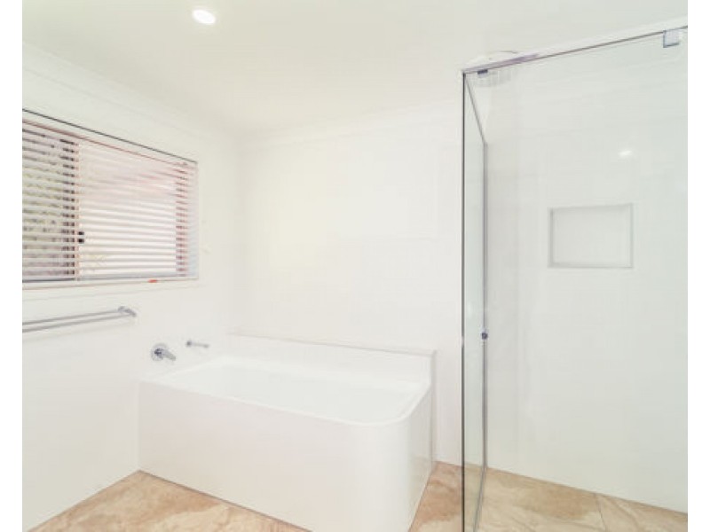 11 Federal Pl, Robina QLD 4226