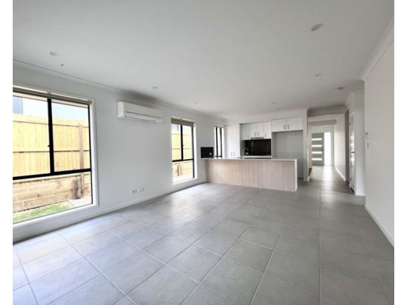 7 Robin Street, Morayfield QLD 4506