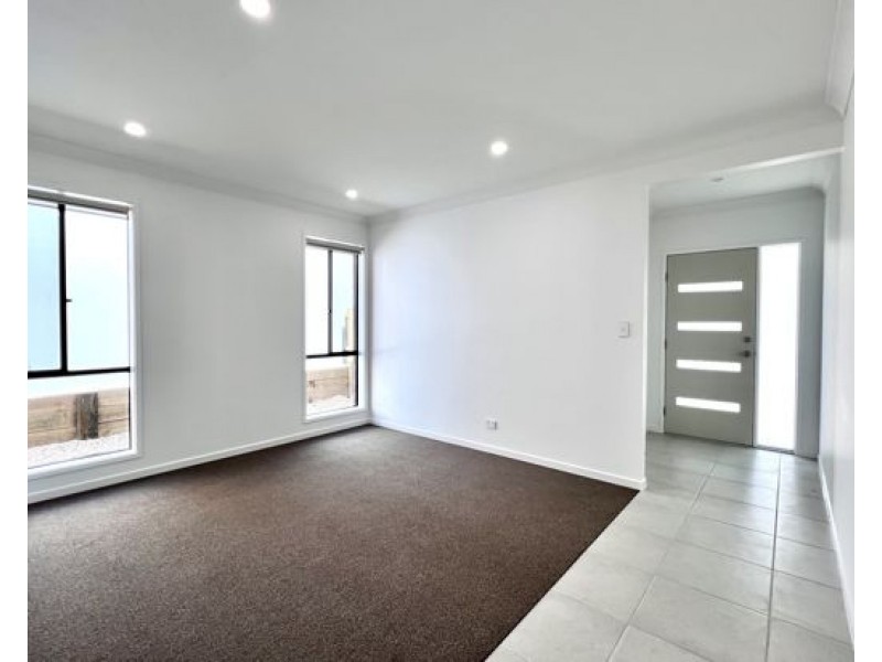 7 Robin Street, Morayfield QLD 4506