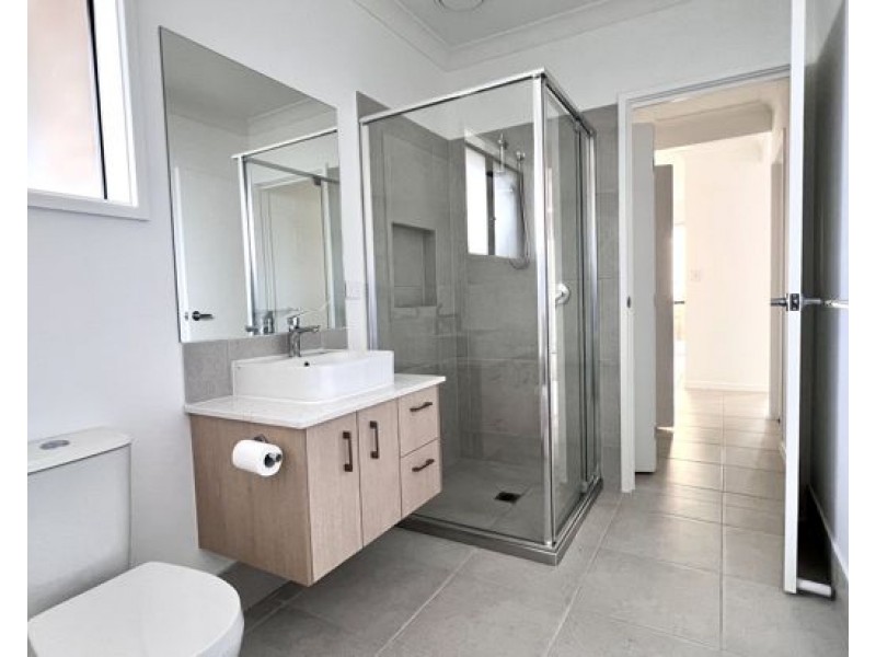 7 Robin Street, Morayfield QLD 4506