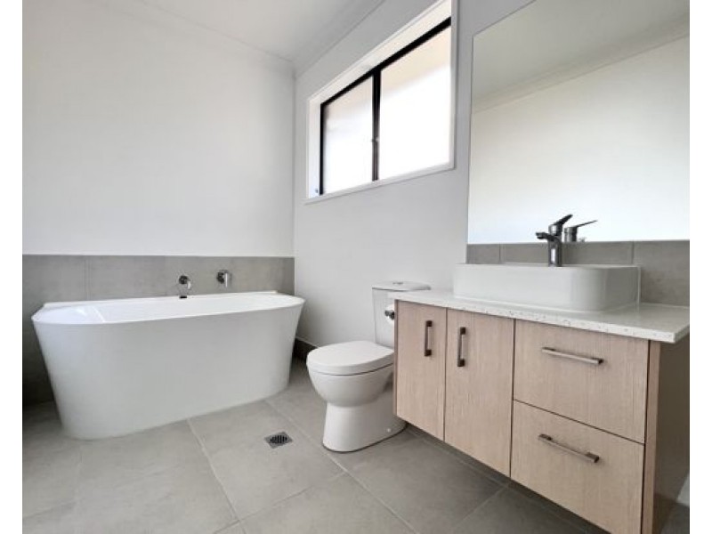 7 Robin Street, Morayfield QLD 4506