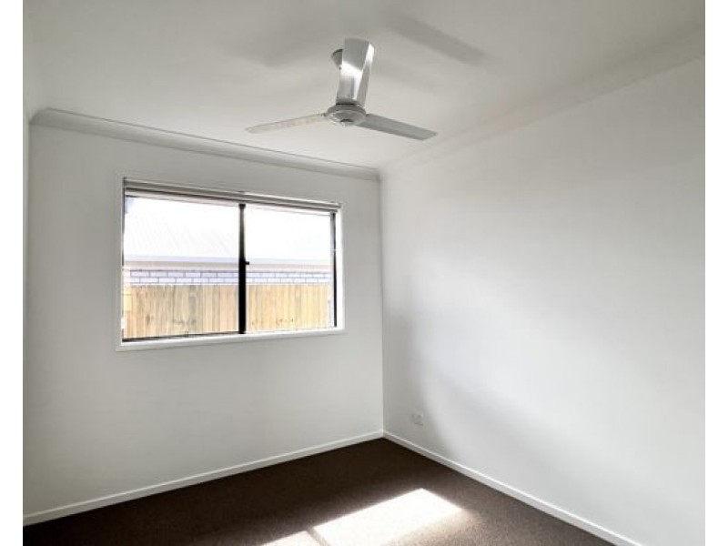 7 Robin Street, Morayfield QLD 4506