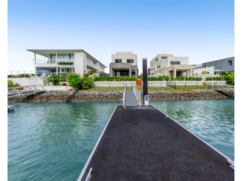 8813 The Point Circuit, Hope Island QLD 4212