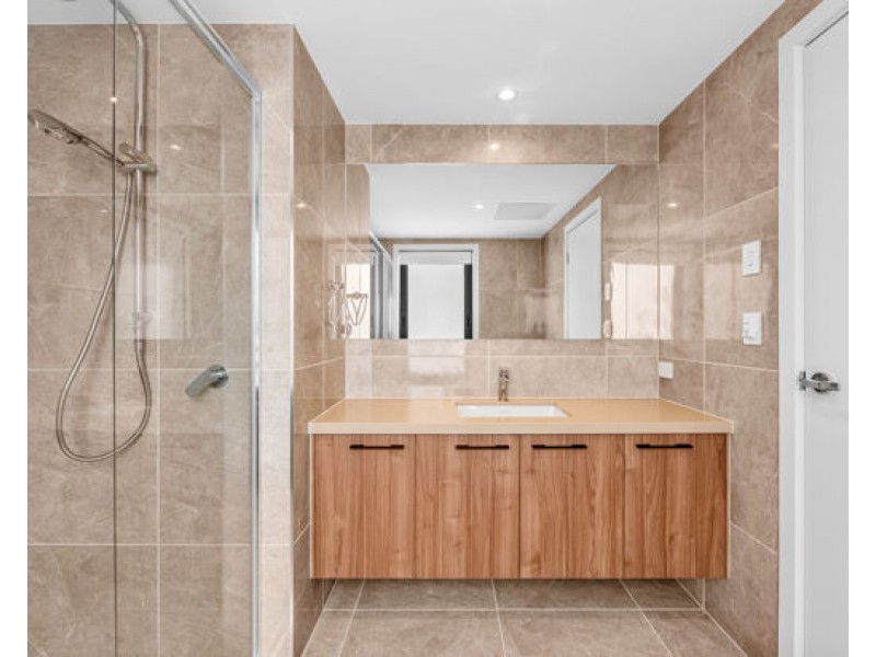 8813 The Point Circuit, Hope Island QLD 4212