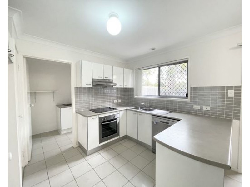 6 131 McAuley Parade, Pacific Pines QLD 4211