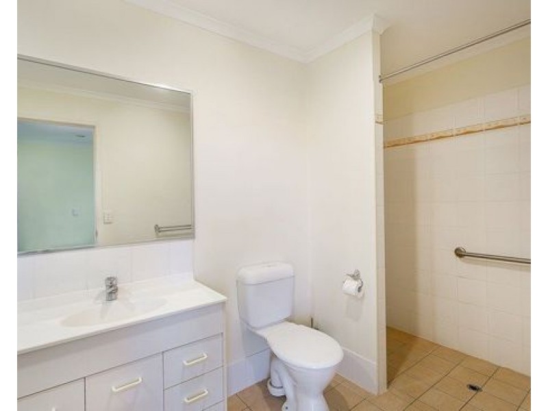 50/13 13, Goodna QLD 4300