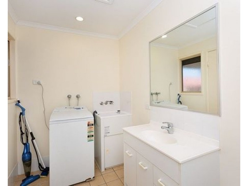 50/13 13, Goodna QLD 4300