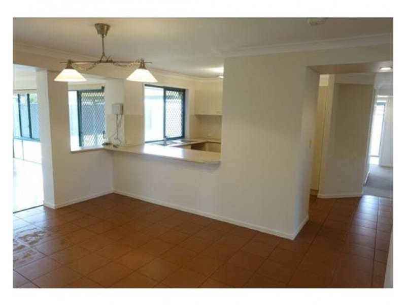 1 Hampshire Court, Calamvale QLD 4116