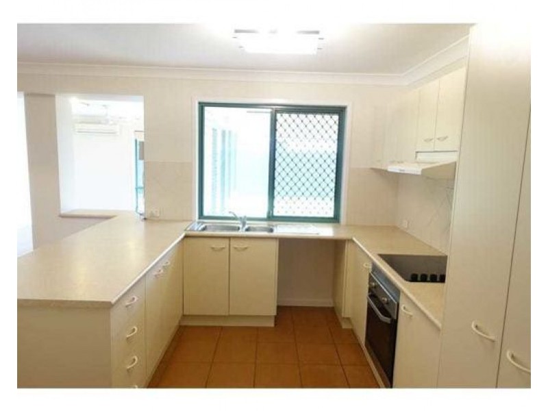 1 Hampshire Court, Calamvale QLD 4116