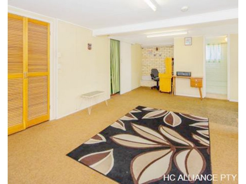 185 MT GRAVATT-CAPALABA RD, Wishart QLD 4122