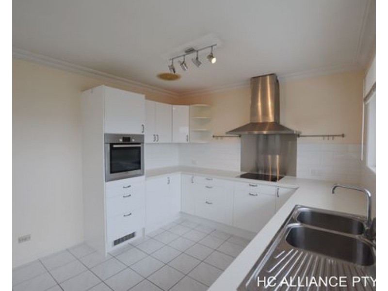 185 MT GRAVATT-CAPALABA RD, Wishart QLD 4122