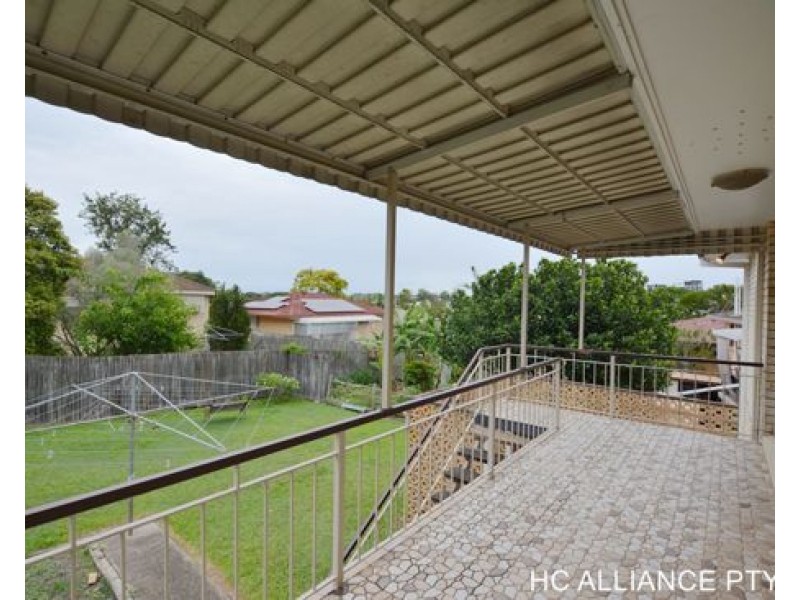 185 MT GRAVATT-CAPALABA RD, Wishart QLD 4122