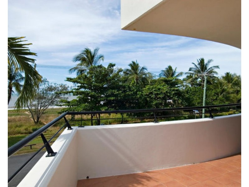 51 Sims Esplanade, Yorkeys Knob QLD 4878