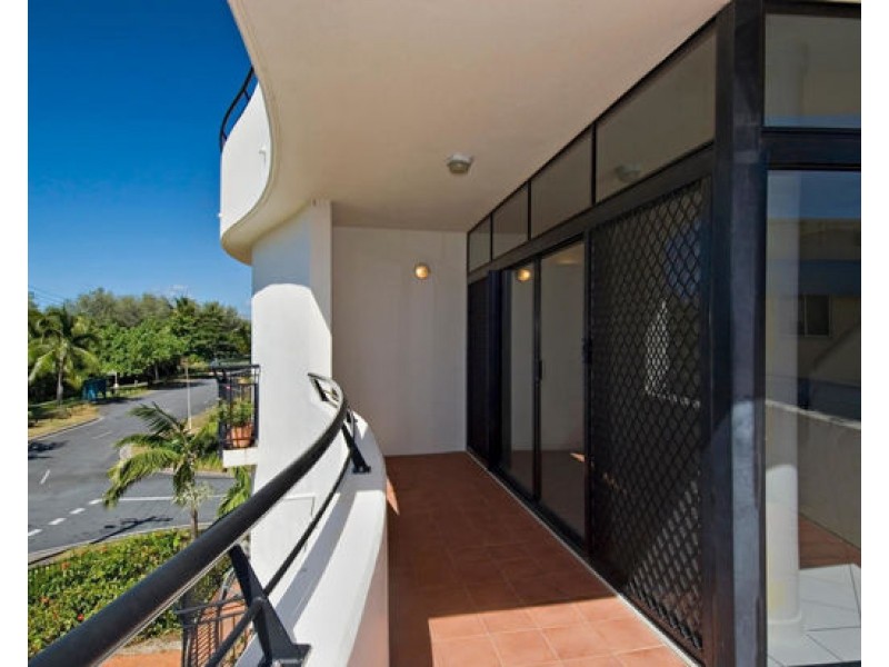 51 Sims Esplanade, Yorkeys Knob QLD 4878