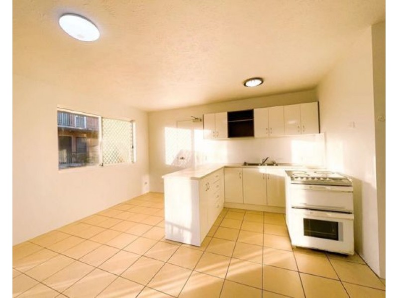 4/203 Scarborough St, Southport QLD 4215