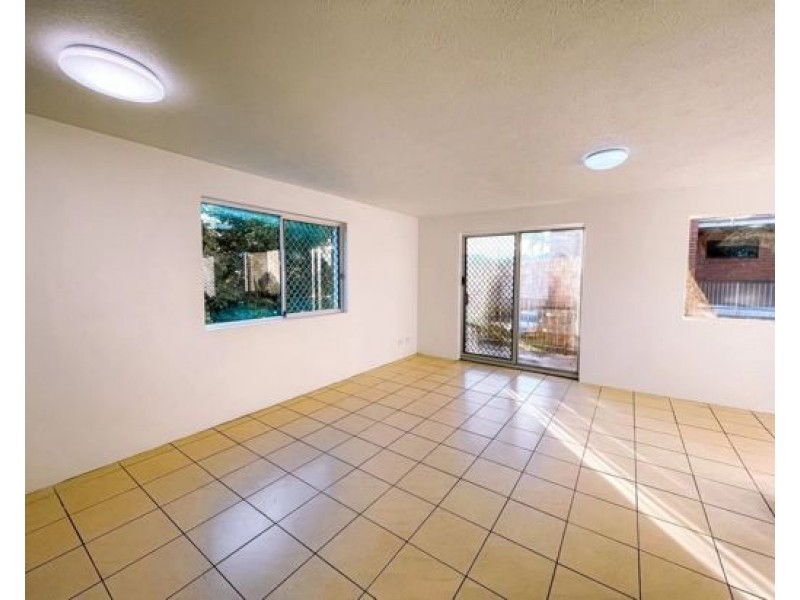 4/203 Scarborough St, Southport QLD 4215