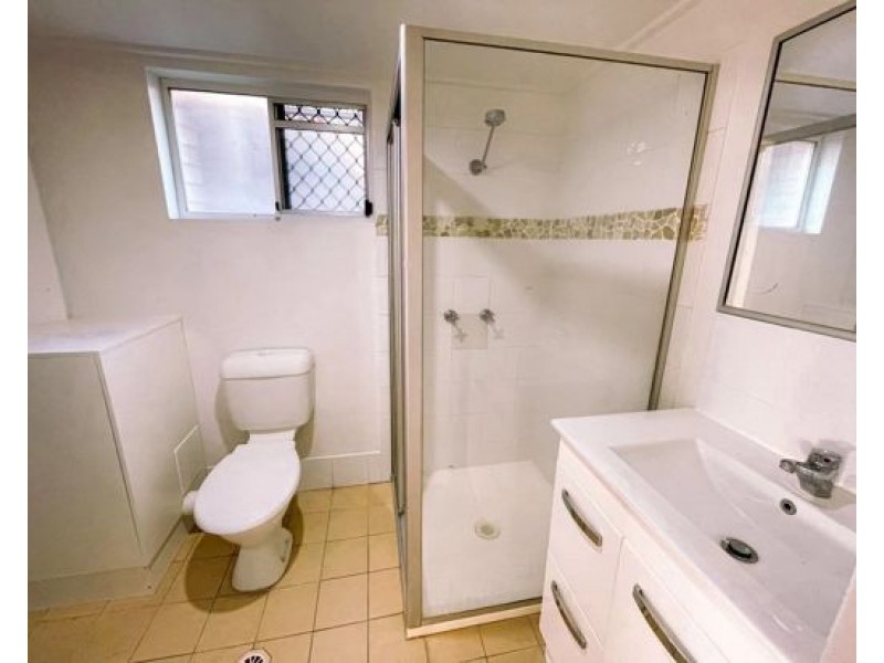 4/203 Scarborough St, Southport QLD 4215