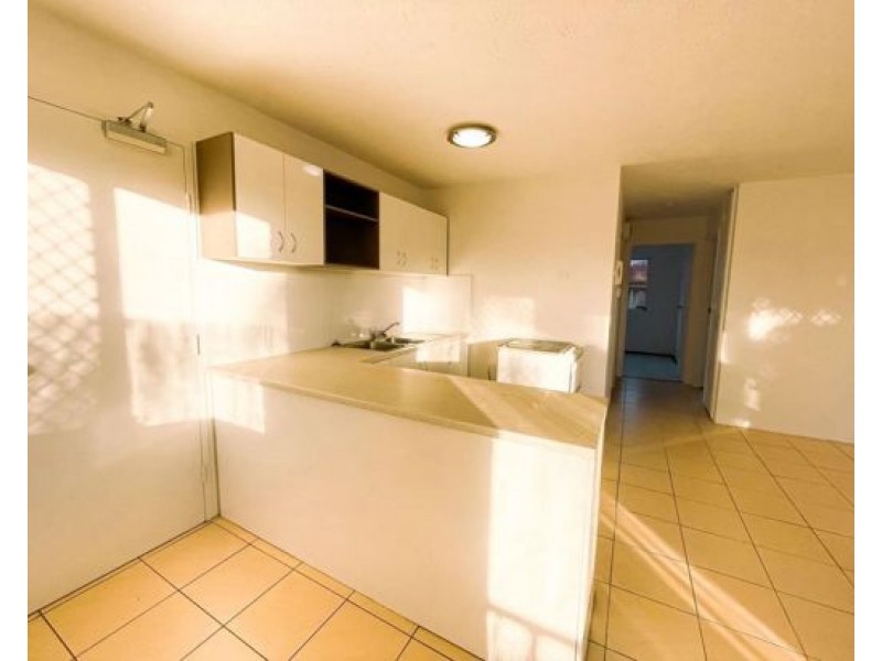 4/203 Scarborough St, Southport QLD 4215