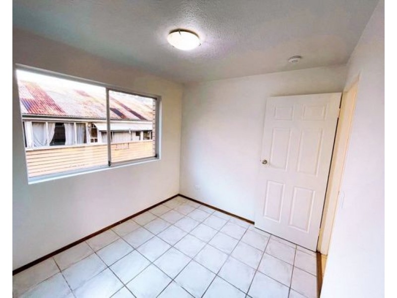 4/203 Scarborough St, Southport QLD 4215