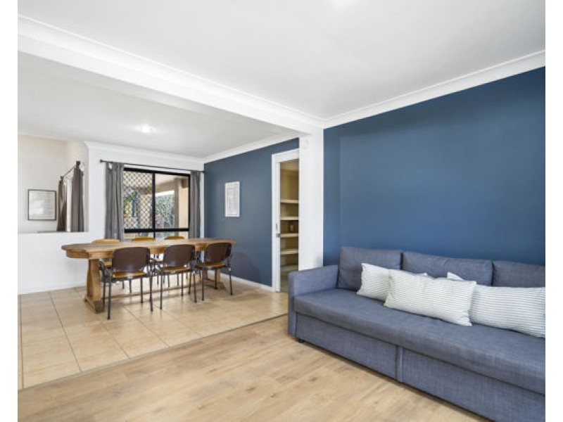 6 Deal Cove, Arundel QLD 4214