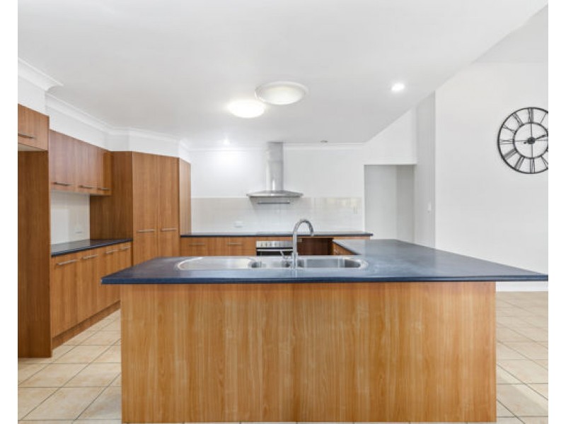 6 Deal Cove, Arundel QLD 4214