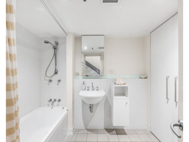 ID:21261130/64 Macquarie Street, Teneriffe QLD 4005