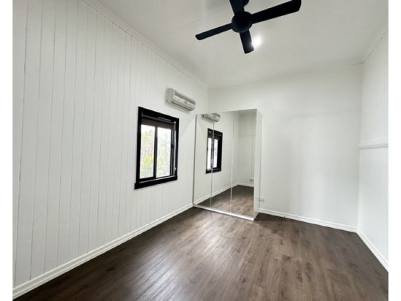 26 LATROBE STREET, East Brisbane QLD 4169