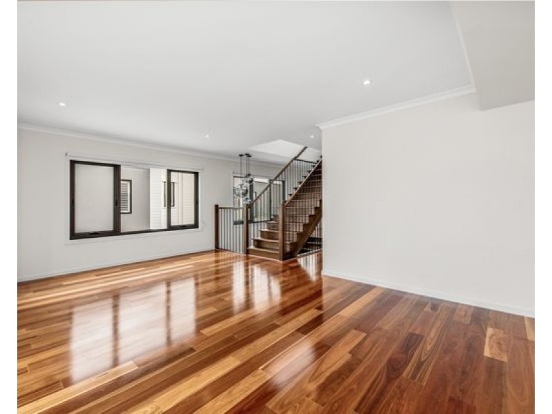 8812 The Point Circuit, Hope Island QLD 4212