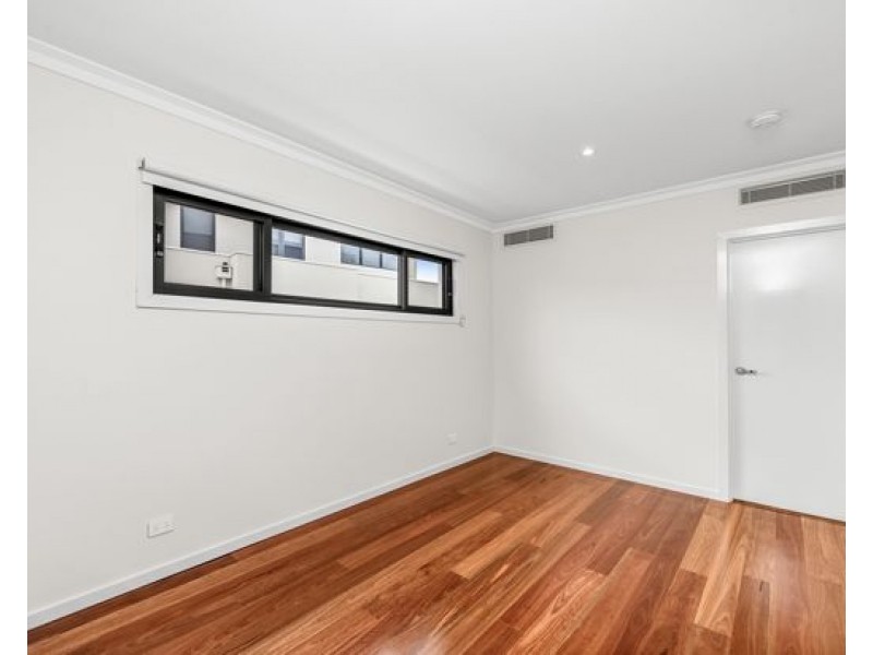 8812 The Point Circuit, Hope Island QLD 4212