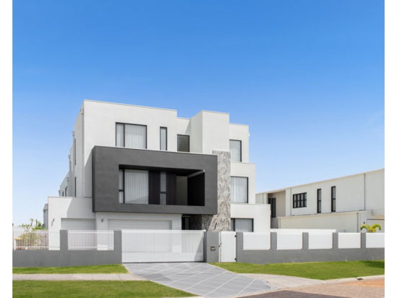 8803 The Point Circuit, Hope Island QLD 4212