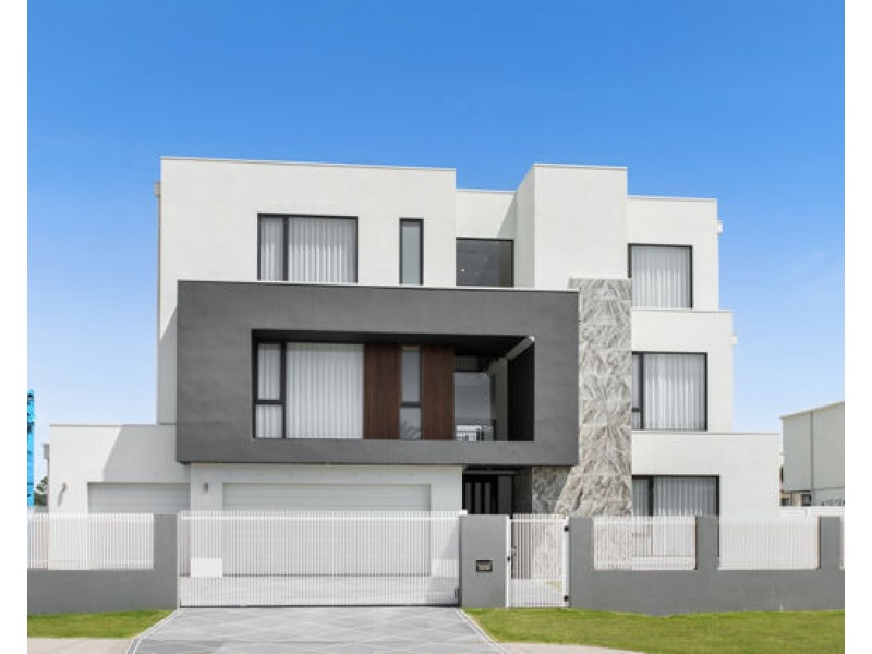 8803 The Point Circuit, Hope Island QLD 4212