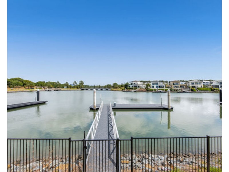 8803 The Point Circuit, Hope Island QLD 4212