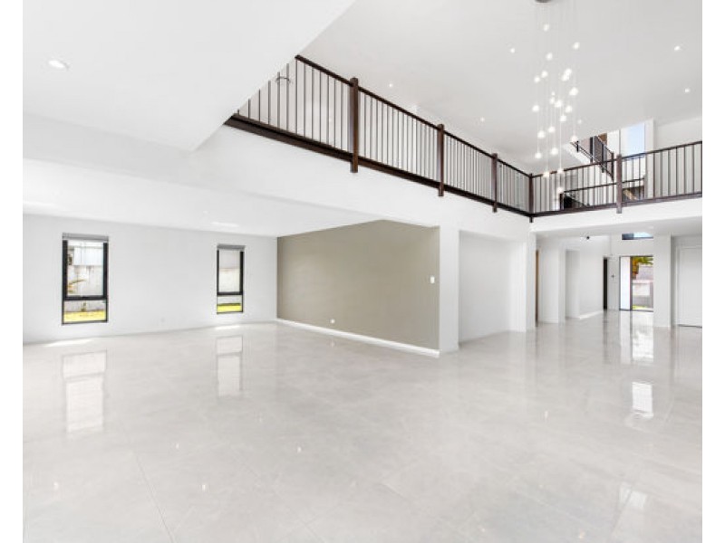 8803 The Point Circuit, Hope Island QLD 4212