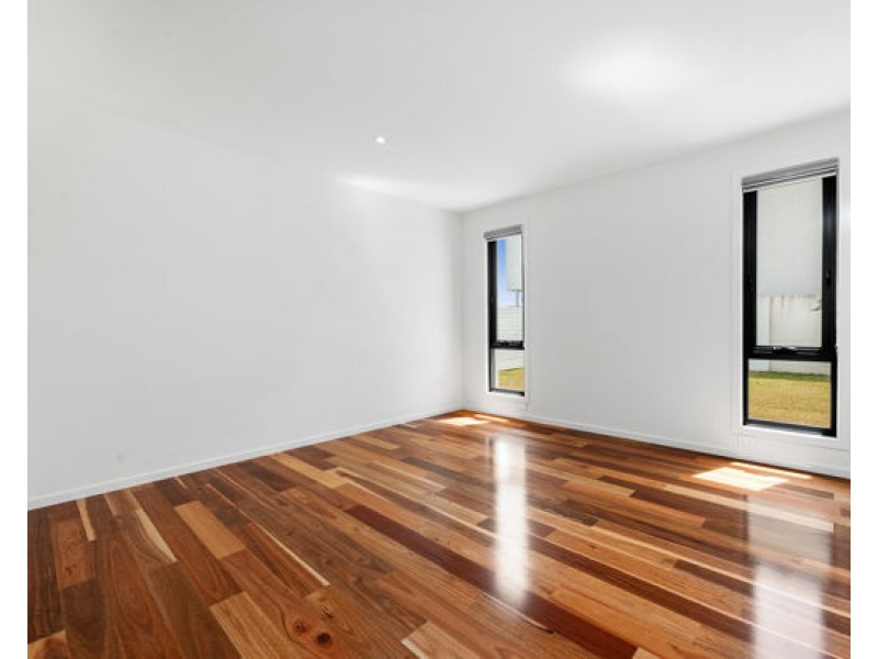 8803 The Point Circuit, Hope Island QLD 4212