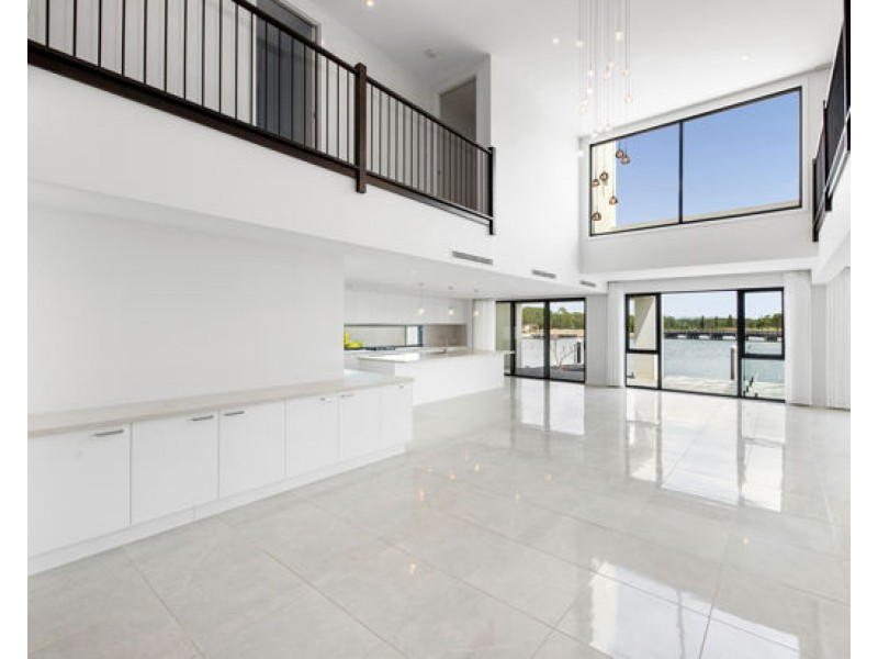 8803 The Point Circuit, Hope Island QLD 4212