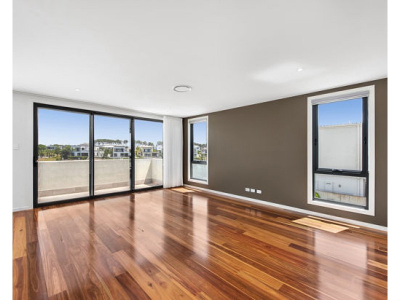 8803 The Point Circuit, Hope Island QLD 4212