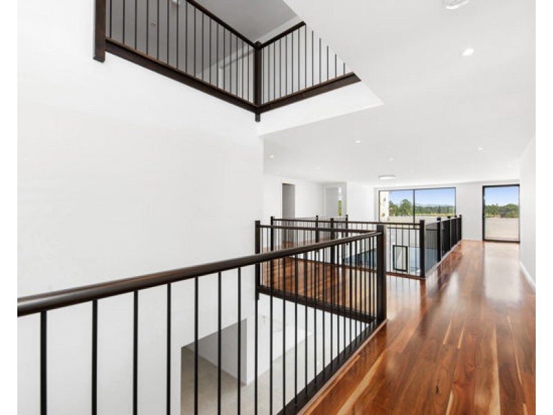 8803 The Point Circuit, Hope Island QLD 4212