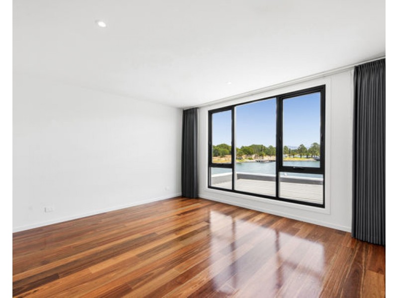 8803 The Point Circuit, Hope Island QLD 4212