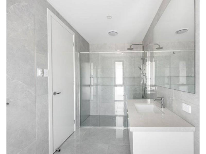 8803 The Point Circuit, Hope Island QLD 4212