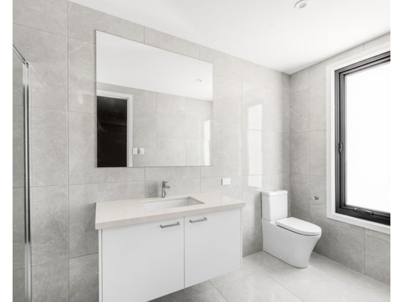 8803 The Point Circuit, Hope Island QLD 4212