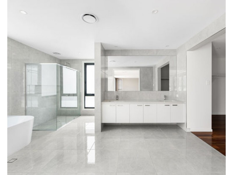 8803 The Point Circuit, Hope Island QLD 4212