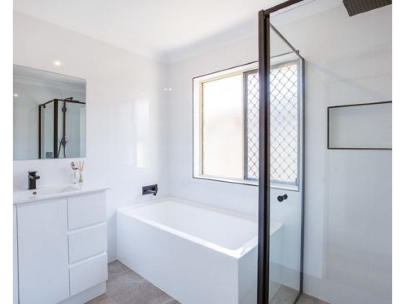 3 Guy Lane, Oxenford QLD 4210