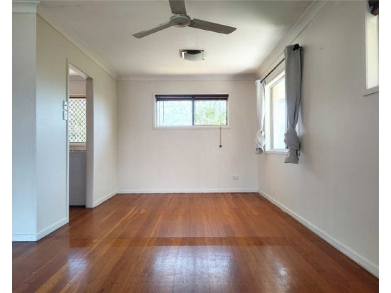 17 hilary street, Wishart QLD 4122
