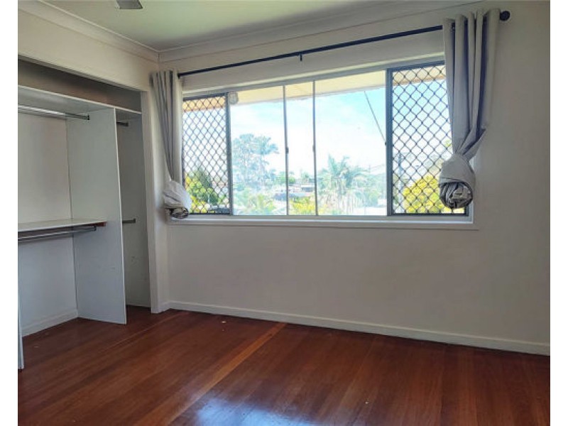 17 hilary street, Wishart QLD 4122