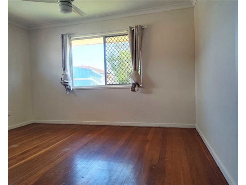 17 hilary street, Wishart QLD 4122