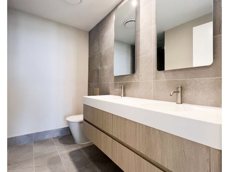 1809/8 SICKLE AVENUE, Hope Island QLD 4212