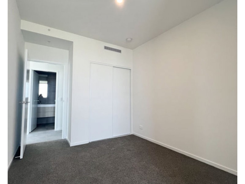 1809/8 SICKLE AVENUE, Hope Island QLD 4212