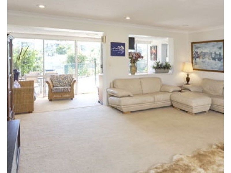 55 Gibraltar Drive, Isle Of Capri QLD 4217